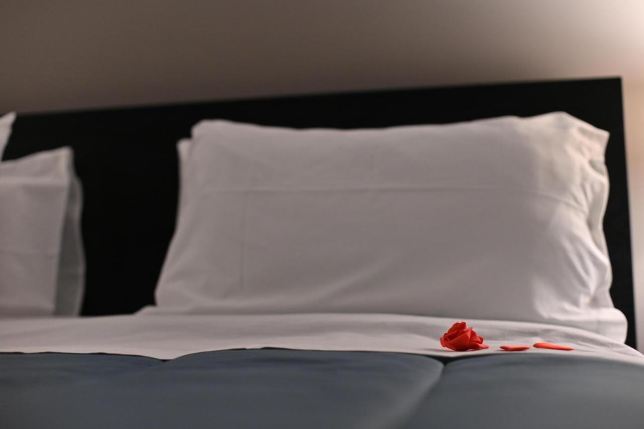 Bosco Suites Carini Luaran gambar